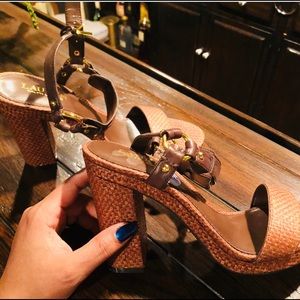 Hardly worn comfortable shoes